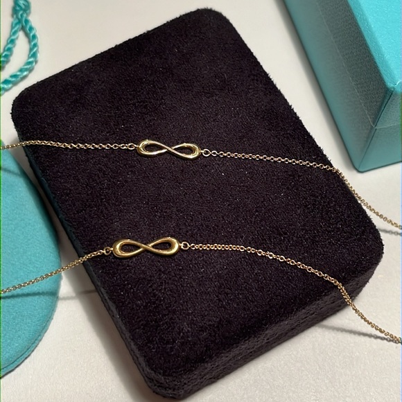 🎡HP🎡 TIFFANY Infiniti Yellow Gold Women Necklace - Picture 3 of 11